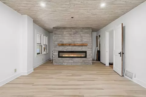 Living - 503 E Joliet St, Crown Point, IN 46307 photo 2 of 2