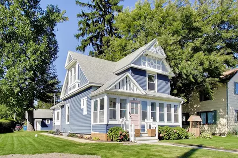 224 S Calumet Rd, Chesterton, IN 46304