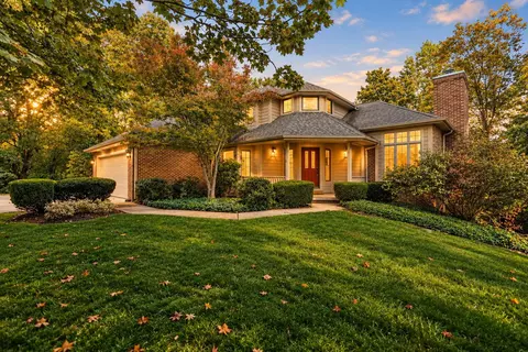 239 Crabapple Ln, Valparaiso, IN 46383