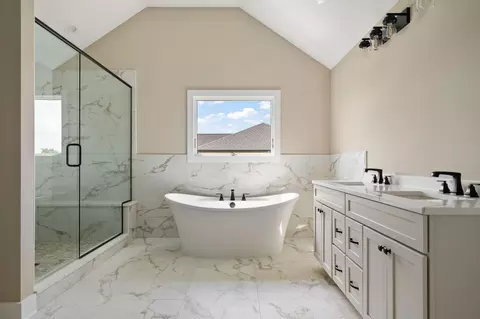 Bath - 9400 Iris Dr, Saint John, IN 46373 photo 7 of 10