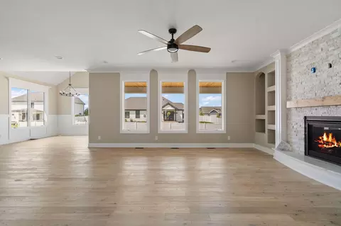 Living - 9400 Iris Dr, Saint John, IN 46373 photo 5 of 6