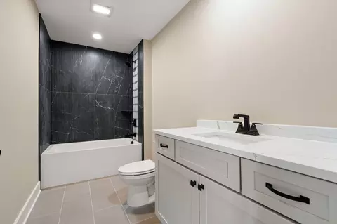 Bath - 9400 Iris Dr, Saint John, IN 46373 photo 3 of 10