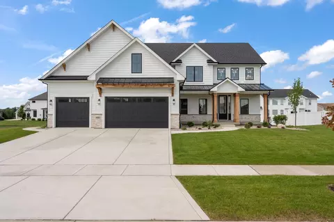 9400 Iris Dr, Saint John, IN 46373