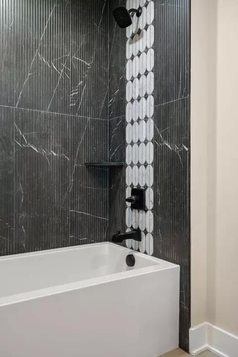 Bath - 9400 Iris Dr, Saint John, IN 46373 photo 4 of 10