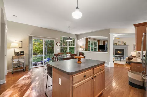Kitchen - 1230 Dune Meadows Dr, Porter, IN 46304 photo 3 of 4