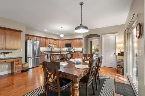 Dining - 1230 Dune Meadows Dr, Porter, IN 46304 photo 2 of 3