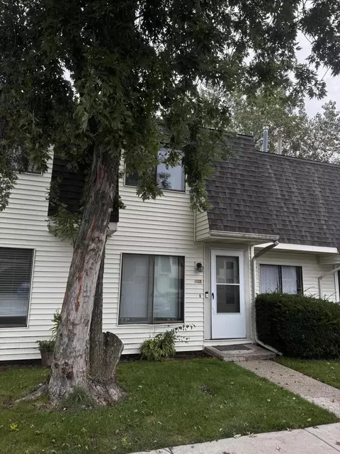 448 E 60th Pl, Merrillville, IN 46410