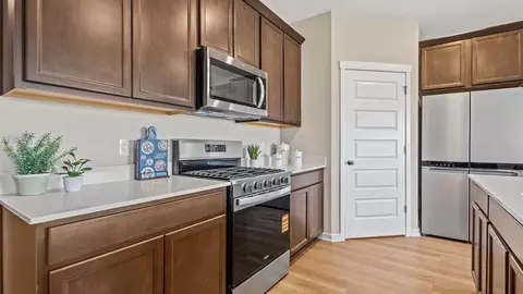 Kitchen - 7765 W 107th Pl, Crown Point, IN 46307 photo 2 of 4