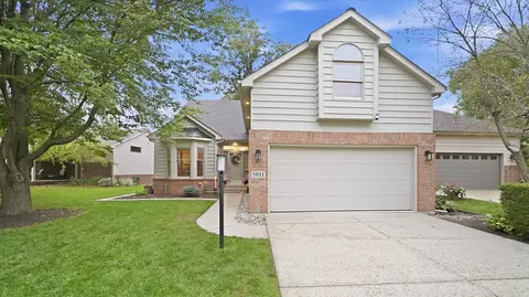 5011 Waters Edge Dr, Valparaiso, IN 46383