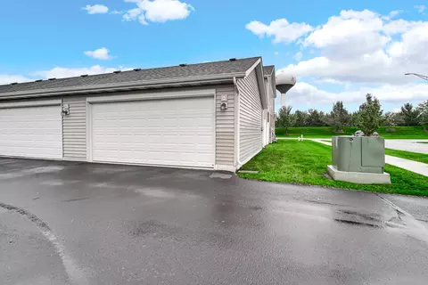 Exterior - 11384 Kentucky St, Crown Point, IN 46307 photo 4 of 6