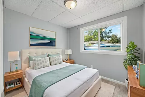 Bedroom - 7432 Beech Ave, Hammond, IN 46324 photo 3 of 7