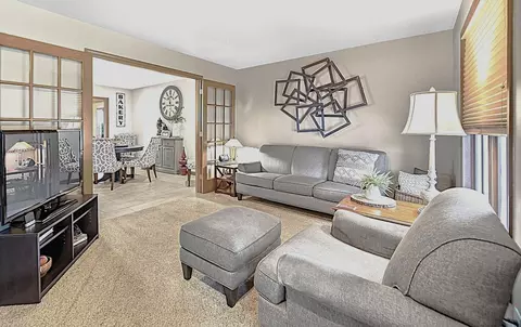 Living - 419 N True St, Griffith, IN 46319 photo 1 of 3