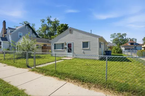 214 Pleasant Ave, Michigan City, IN 46360