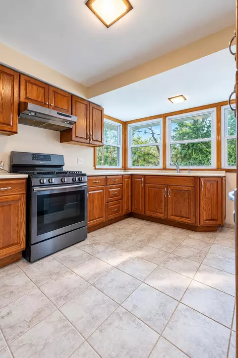 Kitchen - 8336 Schreiber Dr, Munster, IN 46321 photo 2 of 3
