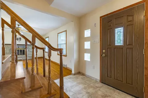 Entry Way - 8336 Schreiber Dr, Munster, IN 46321 photo 2 of 3