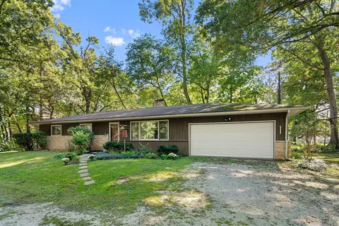 747 Waverly Rd, La Porte, IN 46350