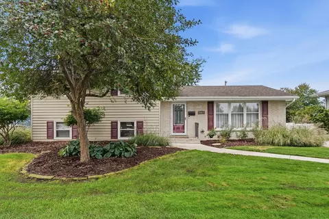 8504 Forest Ave, Munster, IN 46321