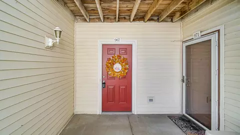 967 Misty Glen Dr, Valparaiso, IN 46385