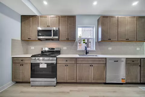 Kitchen - 4747 Cedar Ave, Hammond, IN 46327 photo 2 of 3