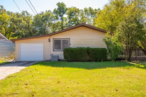 Exterior - 4901 Pierce St, Gary, IN 46408 photo 3 of 9