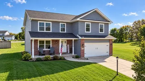 274 Apple Grove Ln, Valparaiso, IN 46385