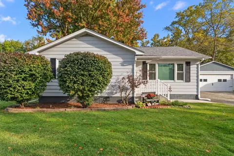 402 W Daumer Rd, Kouts, IN 46347