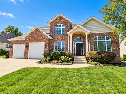 249 Moncrief Dr, Valparaiso, IN 46385