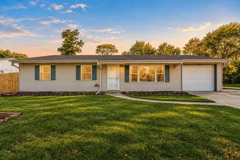 724 Capitol Rd, Valparaiso, IN 46385