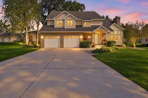 437 Forestwood Dr, Valparaiso, IN 46385