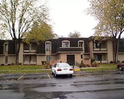 415 Old Stone Rd, Munster, IN 46321 photo 1