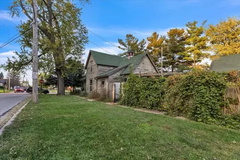 Exterior - 403 E North St, Crown Point, IN 46307 photo 5 of 9