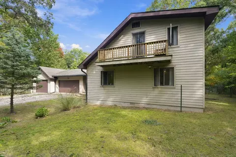 140 S Oxford Ave, Beverly Shores, IN 46301