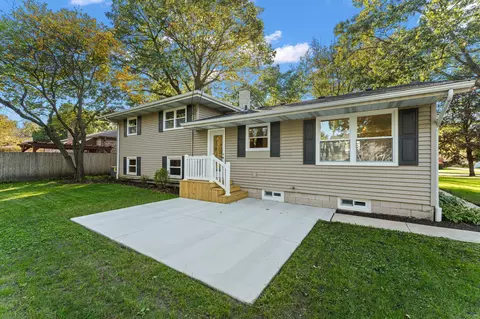 Exterior - 9213 Birch Dr, Munster, IN 46321 photo 3 of 4