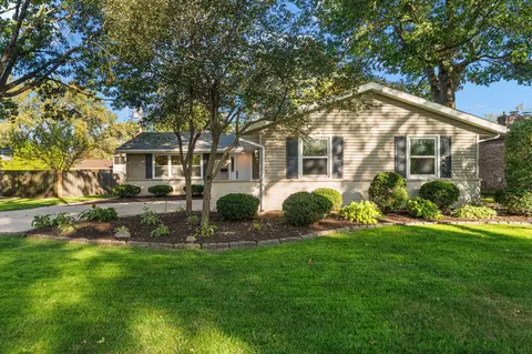 Exterior - 9213 Birch Dr, Munster, IN 46321 photo 2 of 4