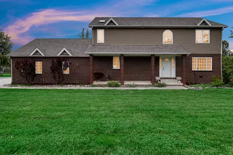 649 Yellowstone Dr, Hebron, IN 46341