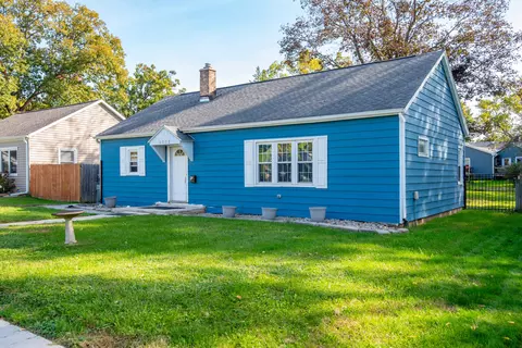 1012 Elmhurst St, Valparaiso, IN 46385