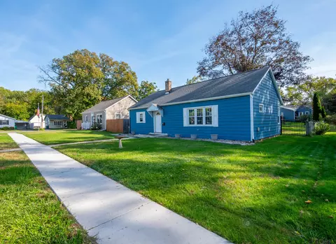 1012 Elmhurst St, Valparaiso, IN 46385