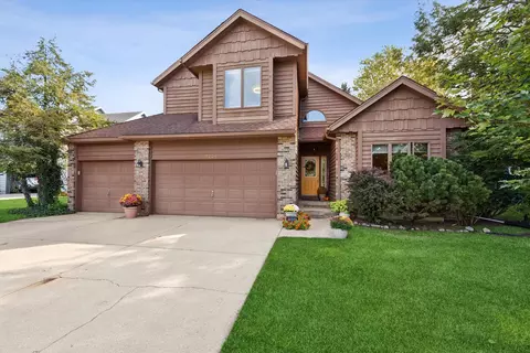 1204 Bartlett Dr, Valparaiso, IN 46383