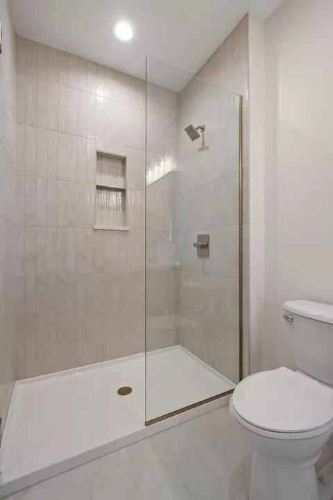 Bath - 13822 Waterleaf Dr, Saint John, IN 46373 photo 9 of 9