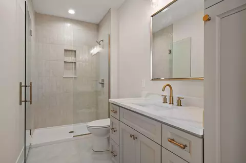 Bath - 13822 Waterleaf Dr, Saint John, IN 46373 photo 8 of 9
