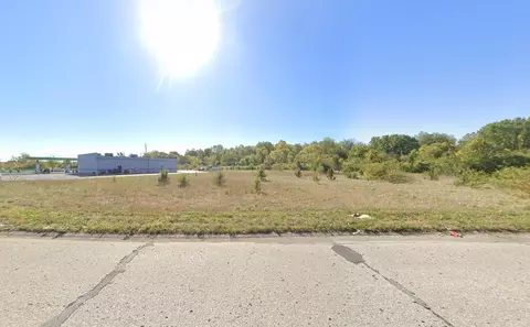6945 Waterfront Dr, Indianapolis, IN 46214 photo 2
