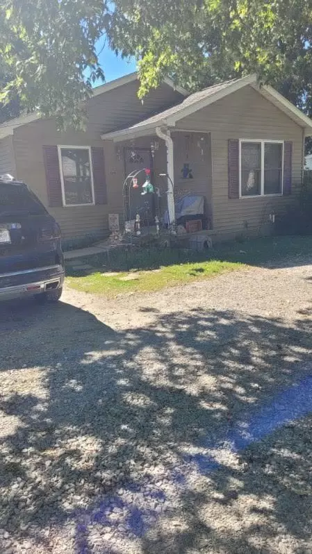 1042 Avenue D St, Greencastle, IN 46135