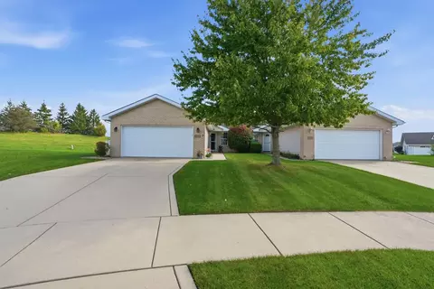 1233 W 82nd Ln, Merrillville, IN 46410