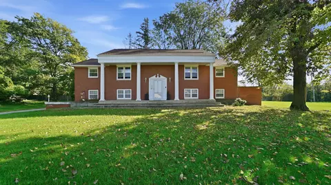 5863 Taft Pl, Merrillville, IN 46410