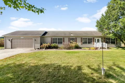 8272 N 850, New Carlisle, IN 46552