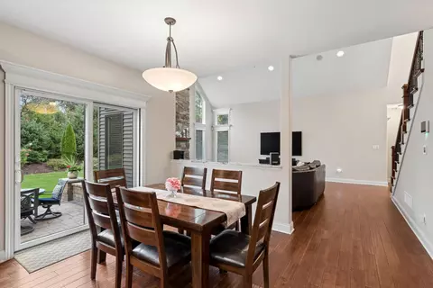 Dining - 421 W Sandhurst Dr, Valparaiso, IN 46385 photo 2 of 2