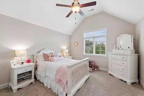 Bedroom - 421 W Sandhurst Dr, Valparaiso, IN 46385 photo 3 of 5