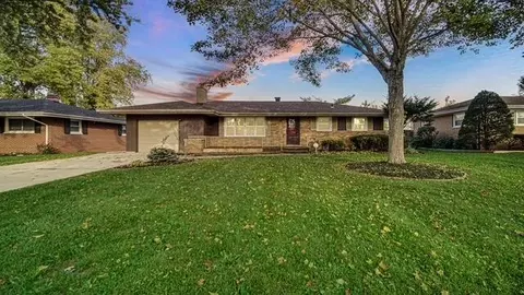 5961 Hayes Pl, Merrillville, IN 46410