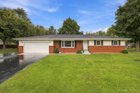 112 Fairlane Dr, Hebron, IN 46341