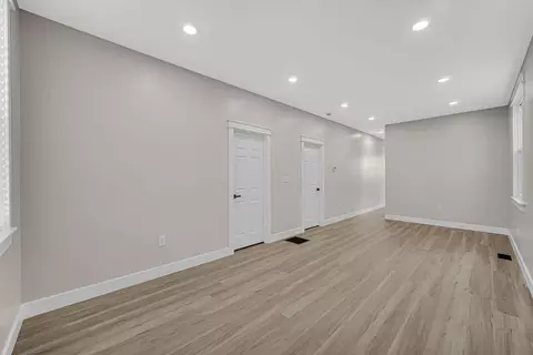 Living - 724 Willow Ct, Hammond, IN 46320 photo 1 of 3
